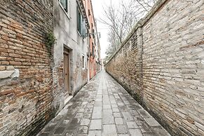 Design District Apartment R&R