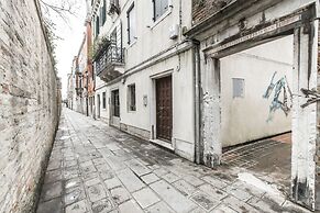 Design District Apartment R&R