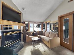 Pet Friendly Ski-in Ski-out Right By The Lift and Golf Course - Fp310 