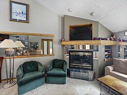 Pet Friendly Ski-In Ski-Out Right By The Lift and Golf Course - FP310 