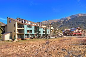 Pet Friendly Ski-In Ski-Out Right By The Lift and Golf Course - FP310 