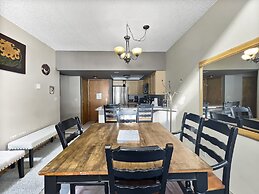 Pet Friendly Ski-In Ski-Out Right By The Lift and Golf Course - FP310 