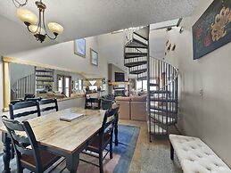 Pet Friendly Ski-In Ski-Out Right By The Lift and Golf Course - FP310 