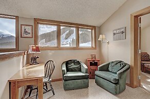 Pet Friendly Ski-In Ski-Out Right By The Lift and Golf Course - FP310 