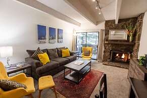 Vail Village condo walking distance to Gondola by RedAwning