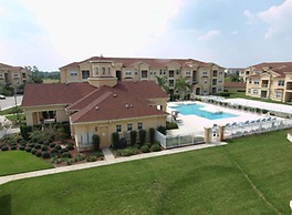 Luxury Poolview Penthouse