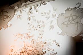 Fitz-Roy Urban Hotel Bar and Garden