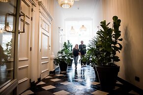 Fitz-Roy Urban Hotel Bar and Garden