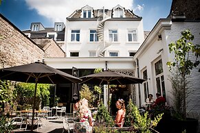 Fitz-Roy Urban Hotel Bar and Garden