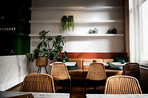 Fitz-Roy Urban Hotel Bar and Garden