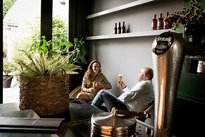 Fitz-Roy Urban Hotel Bar and Garden