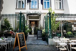 Fitz-Roy Urban Hotel Bar and Garden