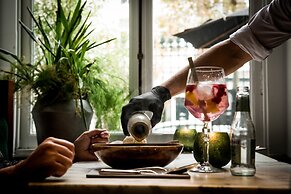 Fitz-Roy Urban Hotel Bar and Garden