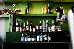 Fitz-Roy Urban Hotel Bar and Garden