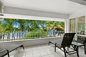 Beachfront Apt In Alamanda Beachfront Resort 25