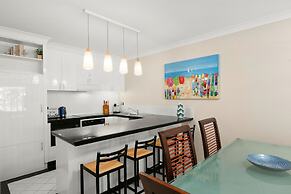 Beachfront Apt In Alamanda Beachfront Resort 25