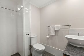 Beachfront Apt In Alamanda Beachfront Resort 25