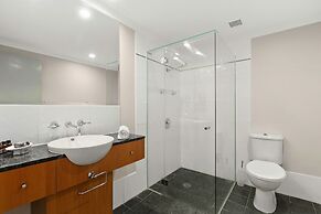 Beachfront Apt In Alamanda Beachfront Resort 25