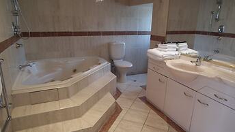 U Suites on Courtenay