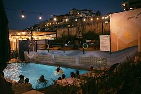 Mayan Monkey Los Cabos | Social Hotel
