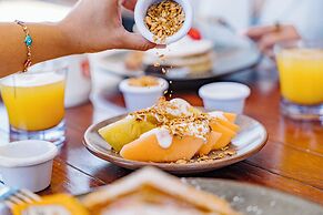 Mayan Monkey Los Cabos | Social Hotel