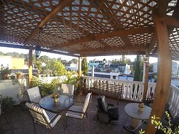 Mariana's Petit Hotel