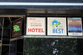 Breakfast at Tiffany's Motel
