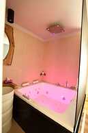 Magnifique Luxury Suites