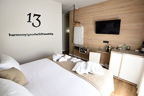 Magnifique Luxury Suites