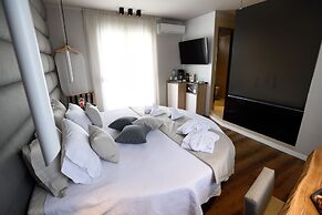 Magnifique Luxury Suites