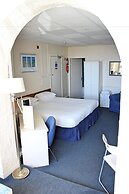 Sandpiper Holiday Apartments