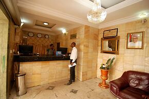 Onyx Hotel and Apartments