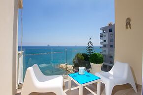 Seaside Luxury Beach Apartment