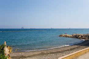 Seaside Luxury Beach Apartment