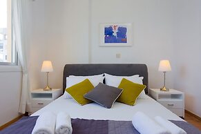 Seaside Luxury Beach Apartment