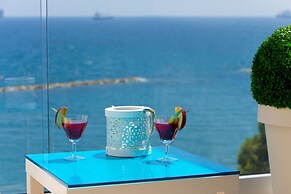 Seaside Luxury Beach Apartment