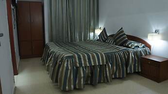 Hotel Lilawati Grand