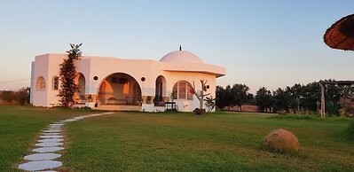 Yasmine Maamoura Beach