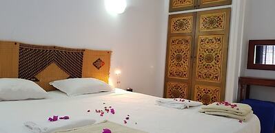 Yasmine Maamoura Beach