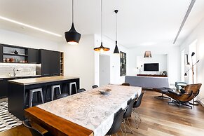 Chalet Estoril Luxury Apartments