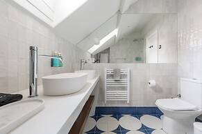 Lisbon Downtown Luxury Family Residence