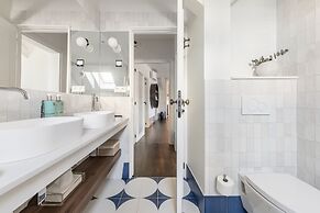 Lisbon Downtown Luxury Family Residence