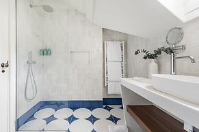 Lisbon Downtown Luxury Family Residence