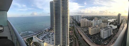 Lyfe Residence Building - Private apts over the beach