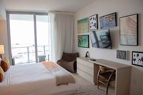 Lyfe Residence Building - Private apts over the beach