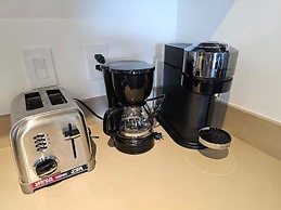 Lyfe Residence Building - Private apts over the beach