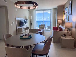 Lyfe Residence Building - Private apts over the beach