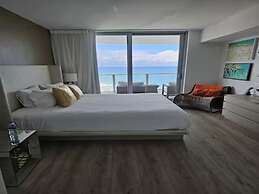 Lyfe Residence Building - Private apts over the beach