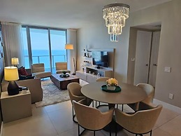 Lyfe Residence Building - Private apts over the beach