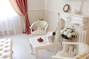 Royal Suite near Lake